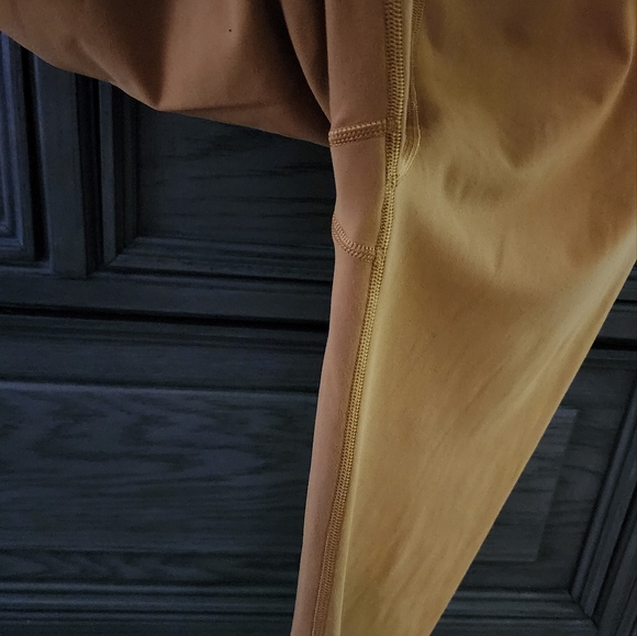 Vuori Ribbed Studio Dark Mustard Golden leggings - Picture 7 of 12